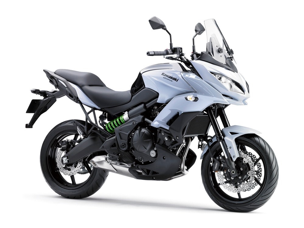 Новые расцветки мотоциклов Kawasaki 2016: ER-6, Vulcan и Versys 650