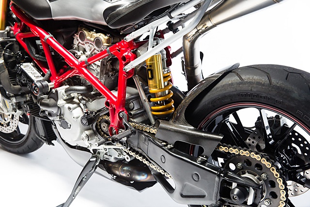 Стритфайтер Ducati 749R