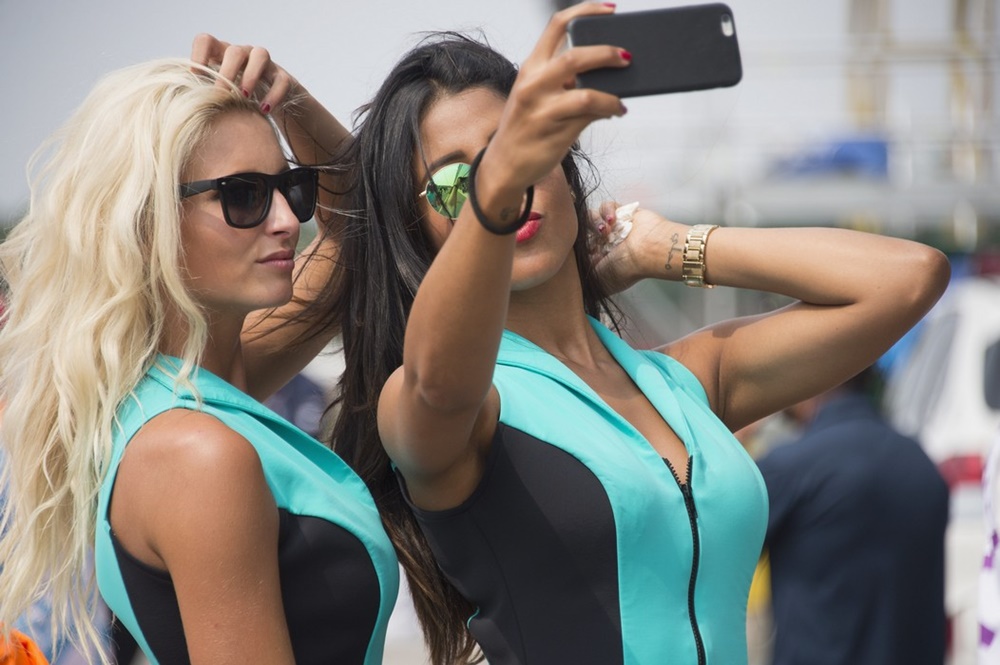 Девушки паддока Гран При Сильверстоуна 2015