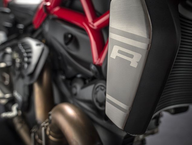 Новый мотоцикл Ducati Monster 1200R 2016 (первое фото)